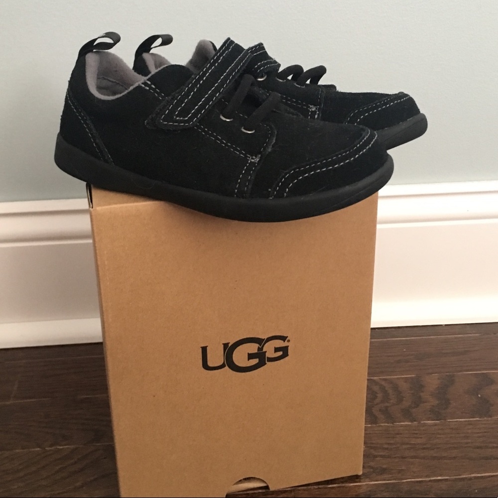NIB little kids Uggs Kegan